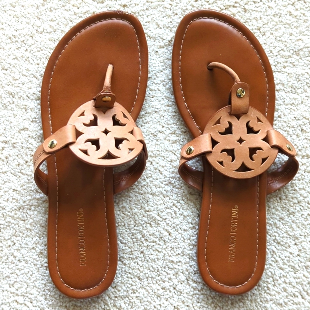 Franco Fortini brown leather flip flops size 9